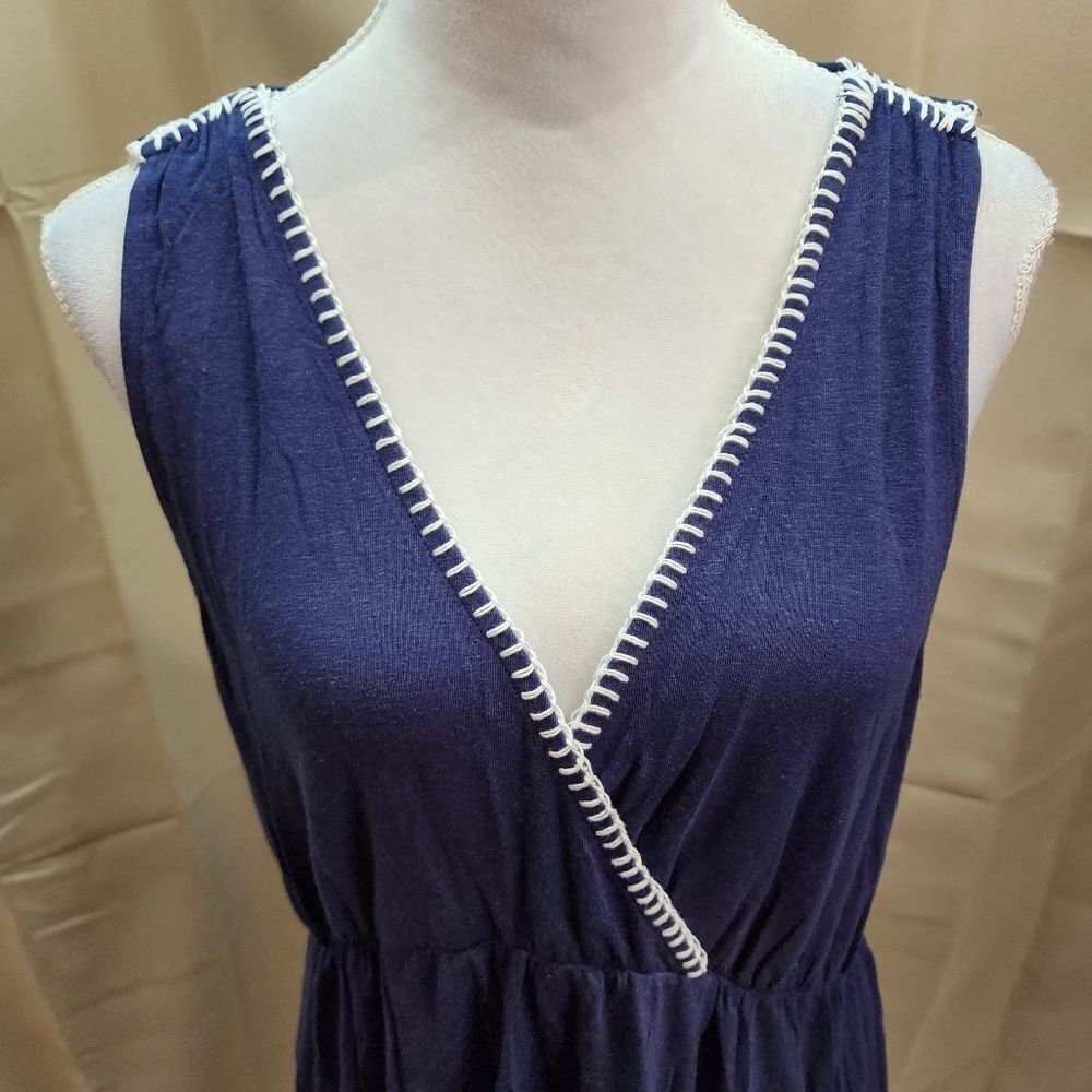 Universal Thread Navy Blue Stitched Surplice Tank Top Size Large - Picture 3 of 9